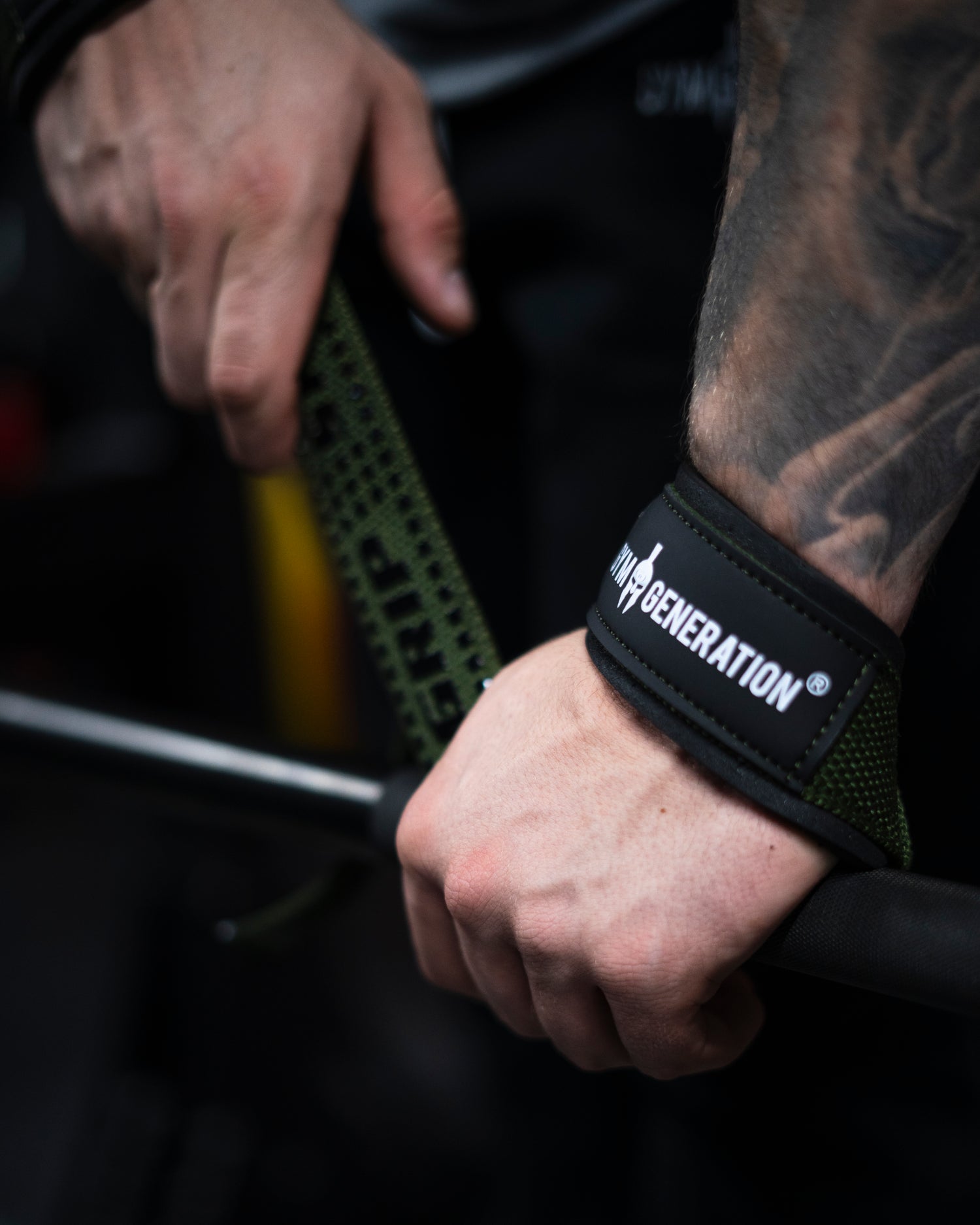 Zughilfen & Lifting Straps von Gym Generation – robuste & rutschfeste Trainingshilfen für Krafttraining. Perfekt für Kreuzheben, Klimmzüge & Ruderübungen. Verbesserte Griffkraft & mehr Sicherheit für schweres Heben im Gym.