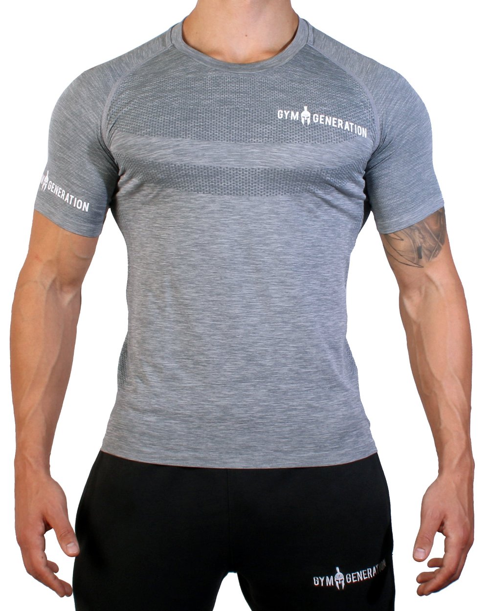 Mann in grauem Gym Generation T-Shirt mit athletischer Passform für das Training