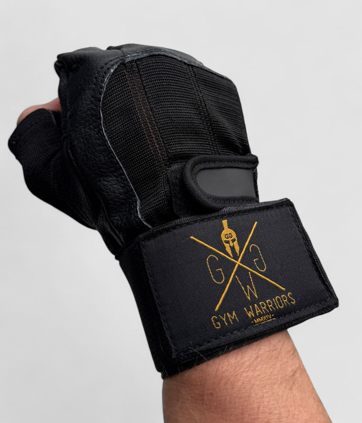 Schwarze Fitness Handschuhe aus Leder mit Gym Warriors Logo