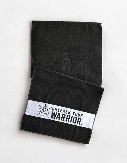 Stilvolles Sporthandtuch von Gym Generation mit kontrastierendem ‚Unleash Your Warrior‘-Print – Ein Must-have für ambitionierte Sportler