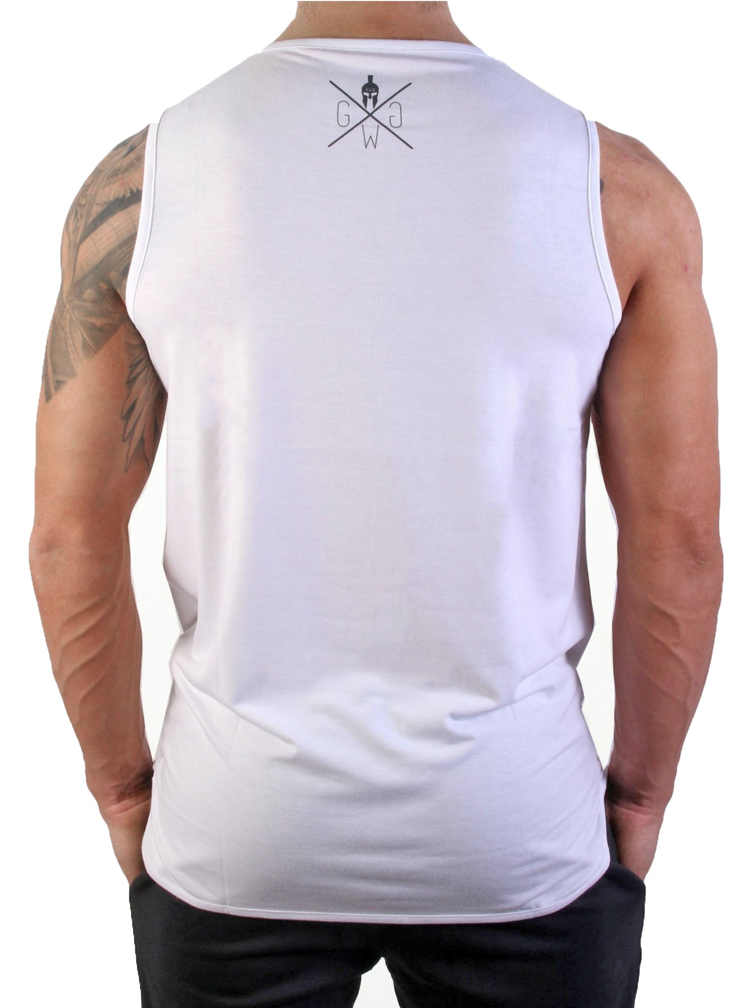 Gym Generation Fitness Tank Top 'Warrior' in Weiß, zeigt die Rückenansicht mit Gym Warriors Logo.