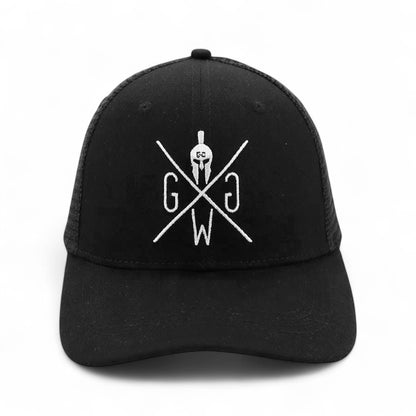 Trucker Cap in Schwarz von Gym Generation mit hochwertig gesticktem Logo, perfektes Accessoire für Sport und Freizeit.