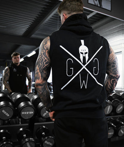 Ärmelloser Gym Hoodie Schwarz von Gym Generation – Leichter und atmungsaktiver Sleeveless Hoodie für maximale Bewegungsfreiheit beim Training und Streetwear-Look.