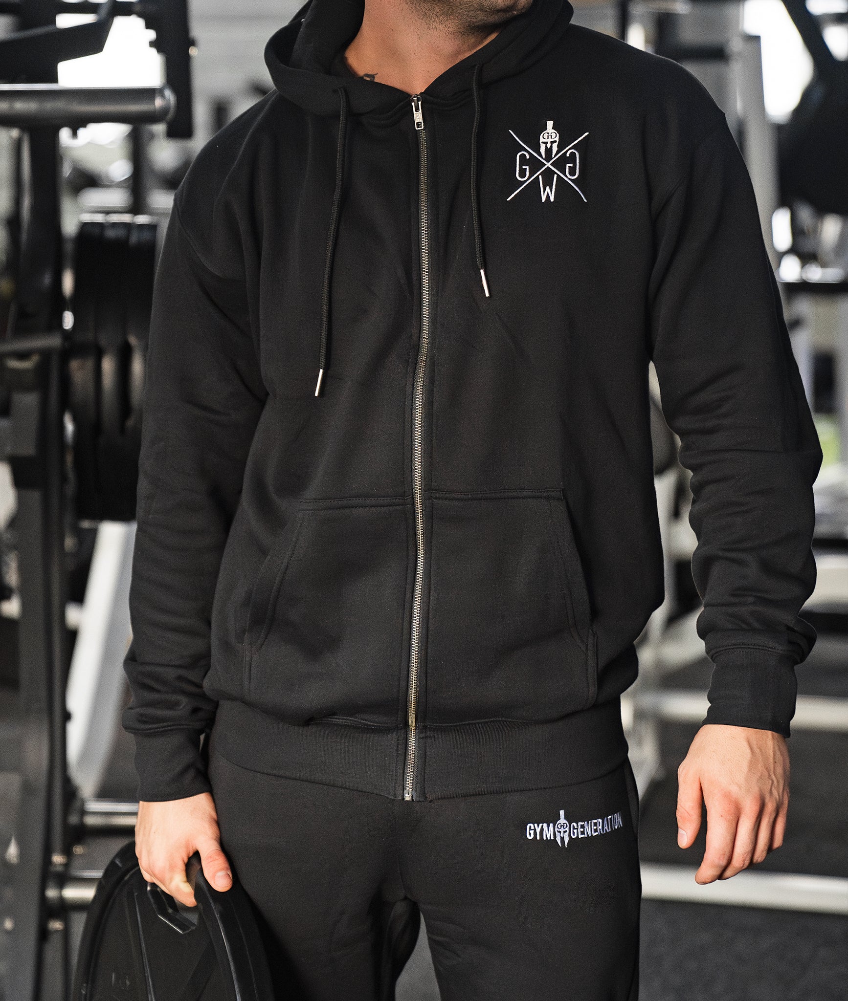 Schwarzer Fitness Hoodie mit Zipper – Funktionaler und bequemer Herren Hoodie von Gym Generation, perfekt für Sport, Freizeit und urbane Outfits.