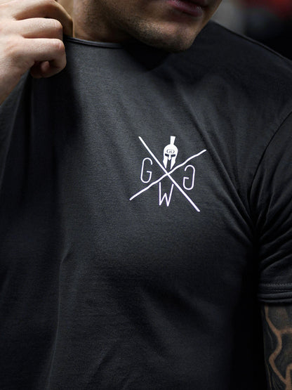 Herren T-Shirt in Dunkelgrau von Gym Generation – sportliches Design mit weichem Stoff und auffälligem Spartaner-Print, perfekt für aktive Männer.