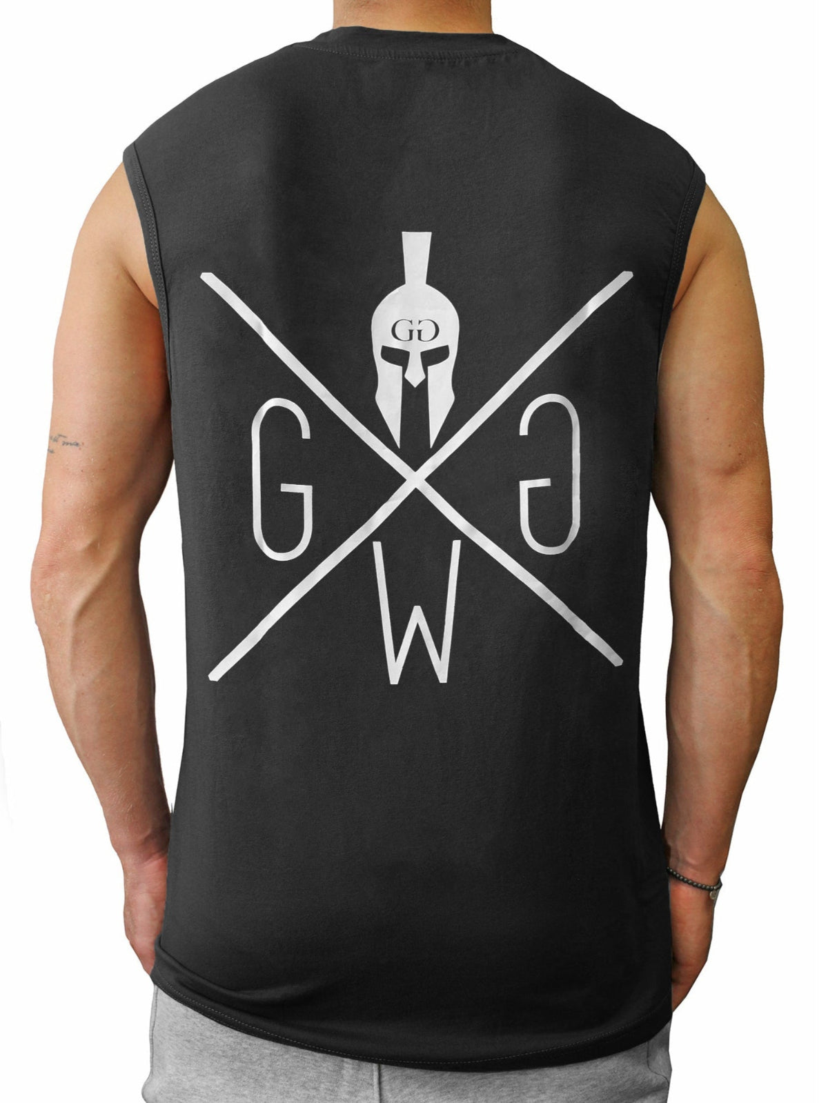 Gym Tank Top Dunkelgrau von Gym Generation – Herren Fitness Tank aus 100% Baumwolle mit ikonischem Spartaner Logo, ideal für Training, Streetwear und Freizeit.