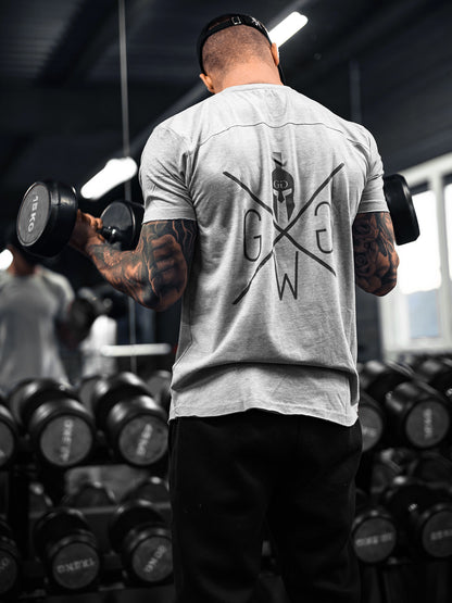 Hochwertiges graues Gym T-Shirt aus 100% Baumwolle, ideal für Komfort und Stil.