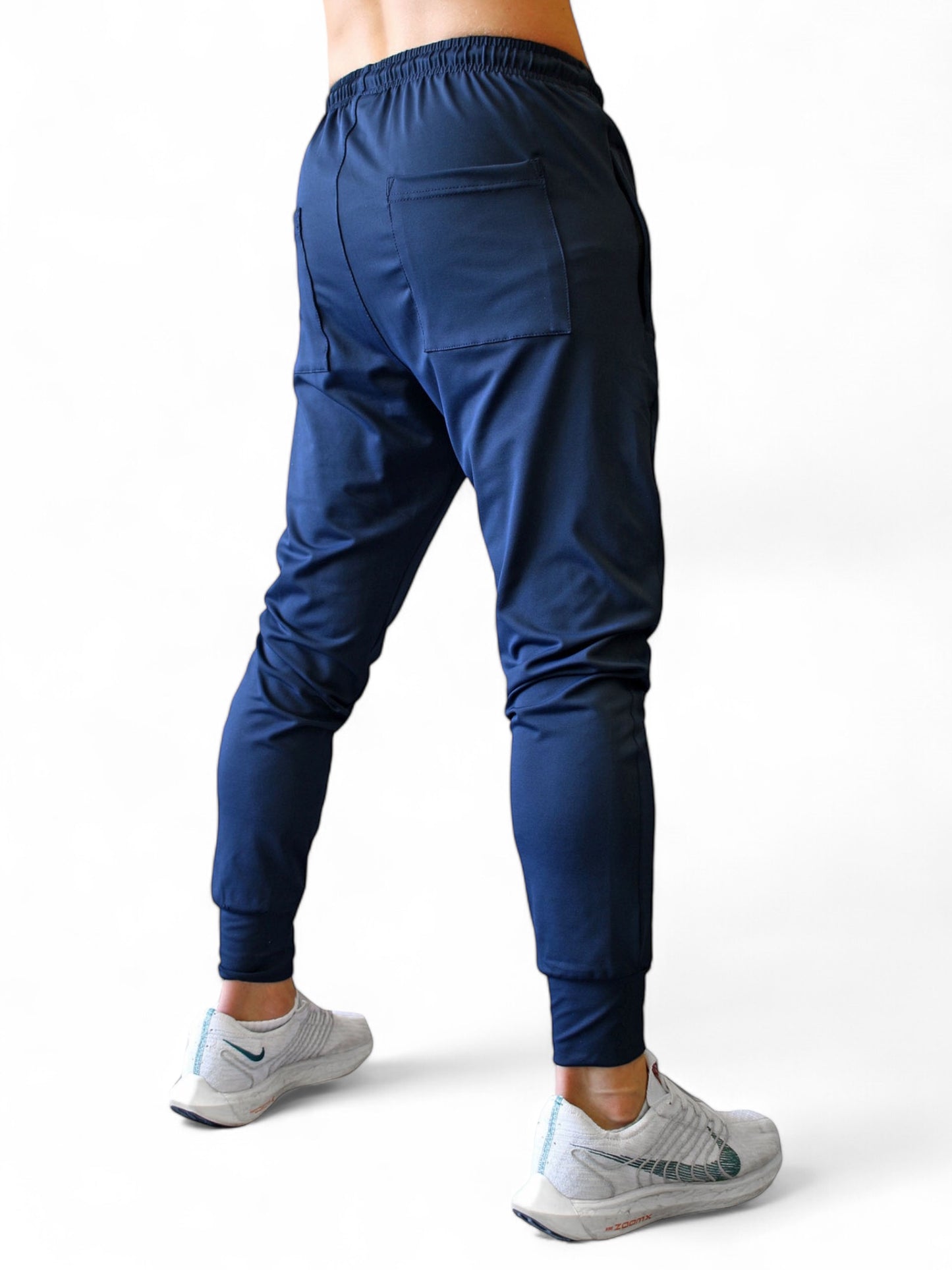 Sporthose von Gym Generation in Night Blue mit praktischen Reißverschlusstaschen, ideal für anspruchsvolle Athleten.