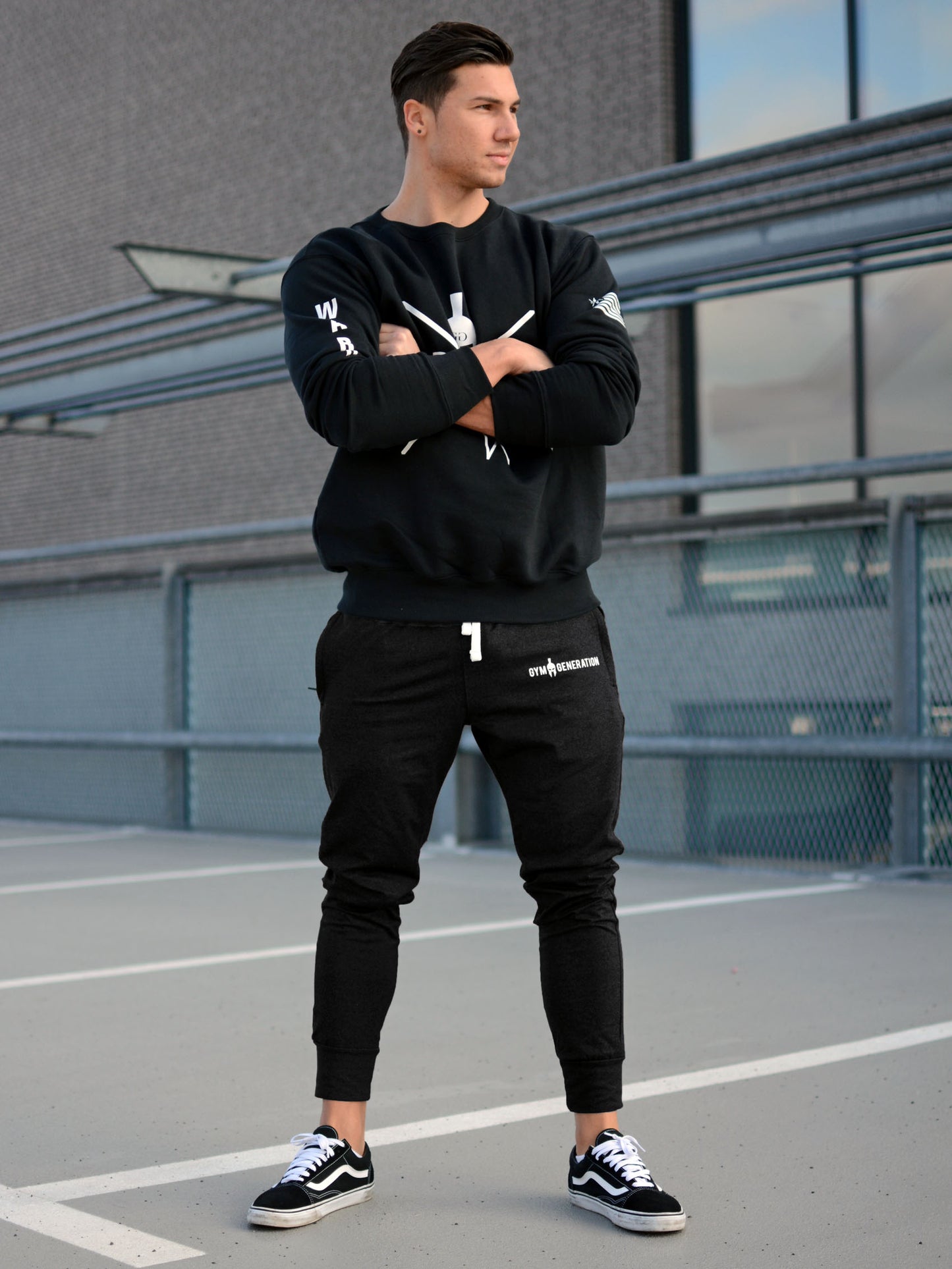 Sporthose in Schwarz für Herren von Gym Generation. Perfekt geeignet für Fitness, Joggen und Freizeit.