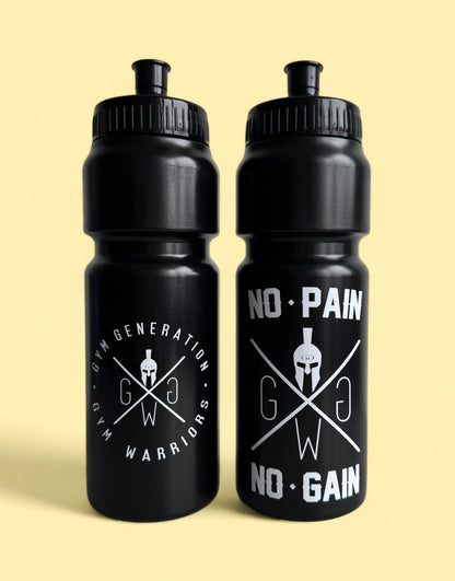 Trinkflasche Schwarz mit Logo – No Pain, No Gain Wasserflasche von Gym Generation, 750 ml Fassungsvermögen, aus BPA-freiem Kunststoff, ideal für Sport.