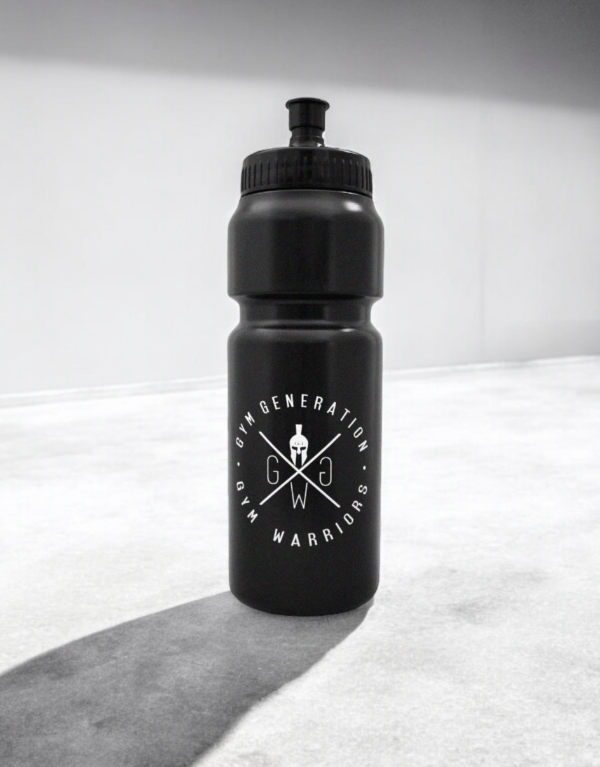 Schwarze Sportflasche – Gym Generation Trinkflasche mit ergonomischem Design und 750 ml Fassungsvermögen, ideal für Hydration beim Training und Reisen.