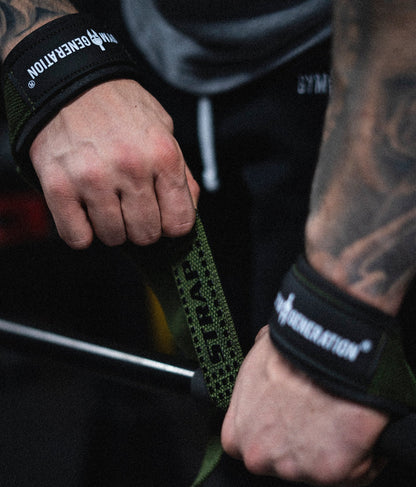 Olivgrüne Fitness Zughilfen – Ergonomische Gym Generation Lifting Straps mit gepolsterter Handgelenkstütze, perfekt für Kreuzheben, Klimmzüge und schwere Workouts.