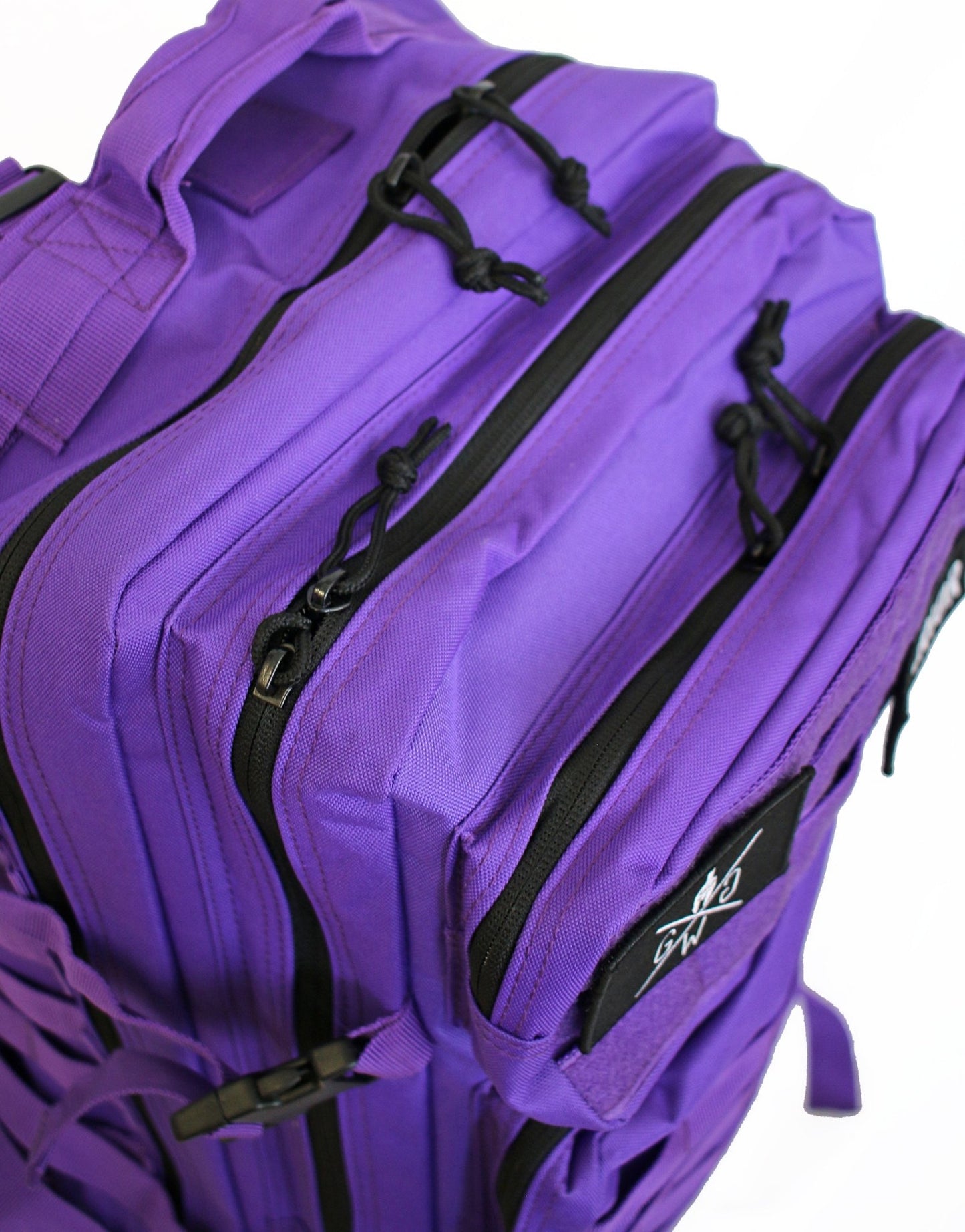 Rucksack von Gym Generation – 45L Rucksack in Retro Purple, mit Geheimfach, Patches und ergonomischem Design für aktive Lebensstile.