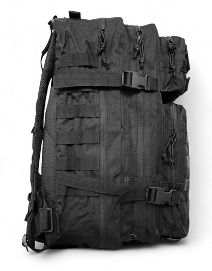 Ergonomischer Fitness Rucksack von Gym Generation in Schwarz mit Klettverschluss-Patches und Geheimfach.