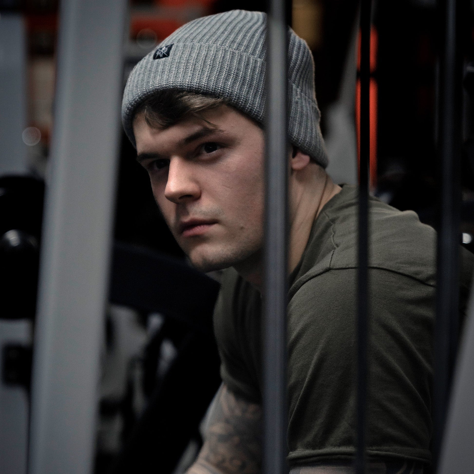 Gym Generation Winter Beanie Grau – zeitlose und funktionale Mütze mit hochwertigem GG-Aufnäher, ideal für Wintersport, Training und Freizeit.