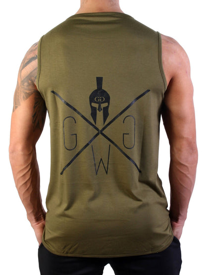 Gym Generation Fitness Tank Top in Olive mit großem Gym Warriors Logo, perfekt für Gym und Freizeit.