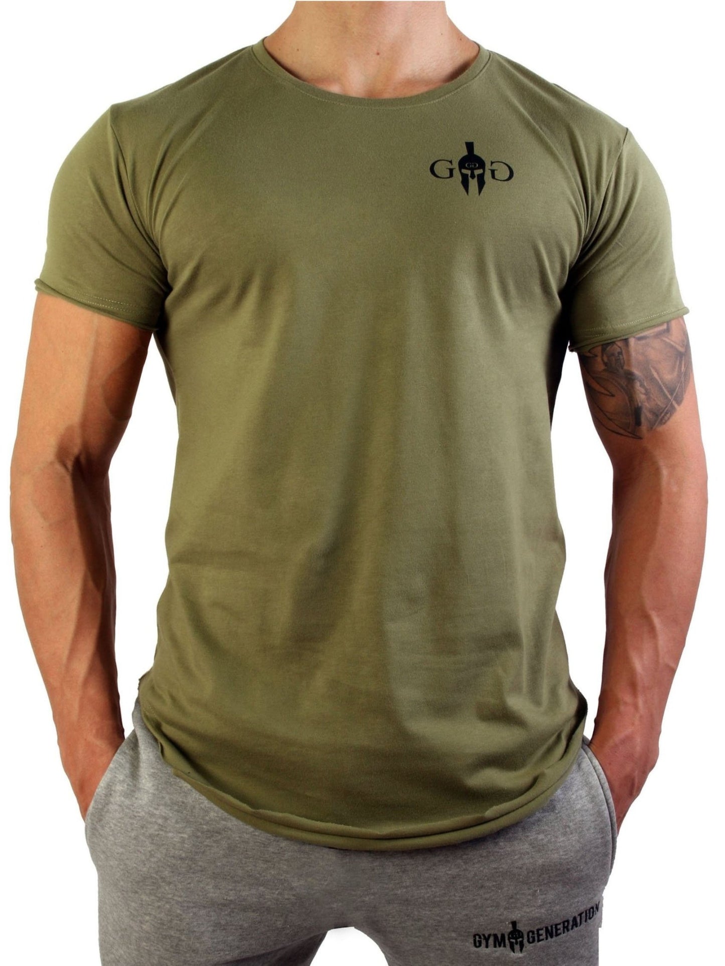 Hochwertiges olivgrünes Fitness-T-Shirt aus Baumwollmischung von Gym Generation, ideal für Gym und Freizeit, atmungsaktiv und perfekt für intensives Training.