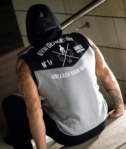 Herren Fitness-Hoodie in Schwarz und Grau, kombiniert Funktionalität und urbanes Design.