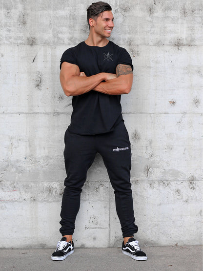 Schwarzes Herren T-Shirt von Gym Generation – atmungsaktives und langlebiges Shirt mit sportlichem Design, ideal für Workouts und lässige Freizeitlooks.