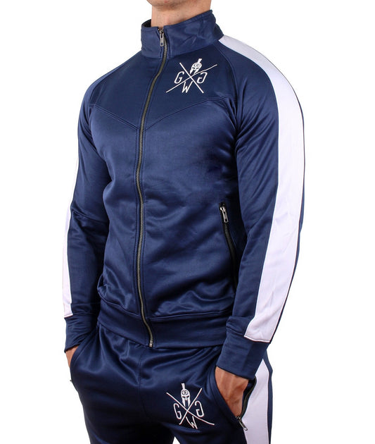 Dunkelblaue Gym-Generation-Trainingsjacke mit weissen Streifen und passender Hose, Nahaufnahme des Oberteils.