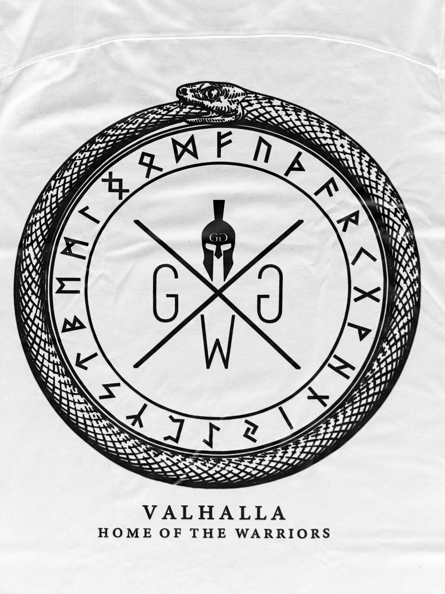 Vielseitiges Valhalla T-Shirt für Herren, kombiniert sportlichen Komfort mit einem Hauch von Wikinger-Ruhm.